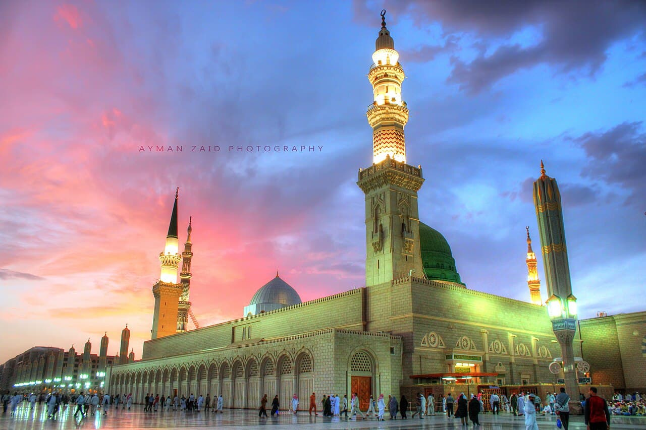 Payg'ambar ﷺ masjidi quyosh botganda